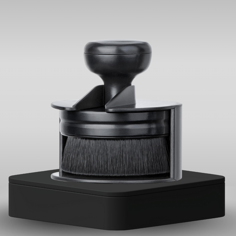 Round Car Tyre & Trim Dressing Applicator Brush for tire shine and plastic trim care.